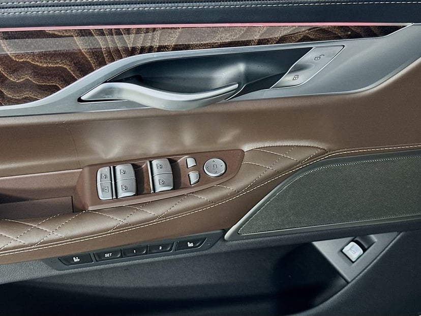 2022 BMW 7 Series - Image 18