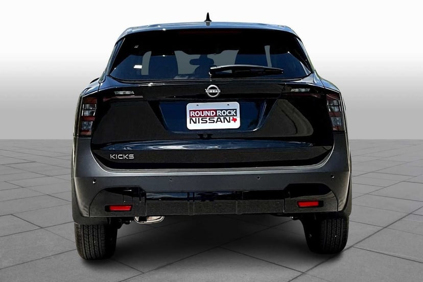 2025 Nissan Kicks - Image 4