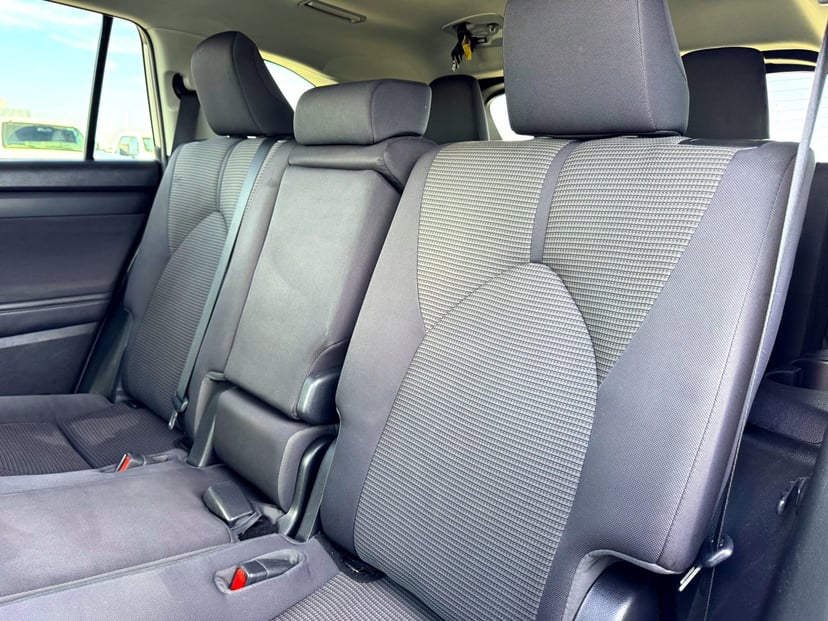 2022 Toyota Highlander - Image 16