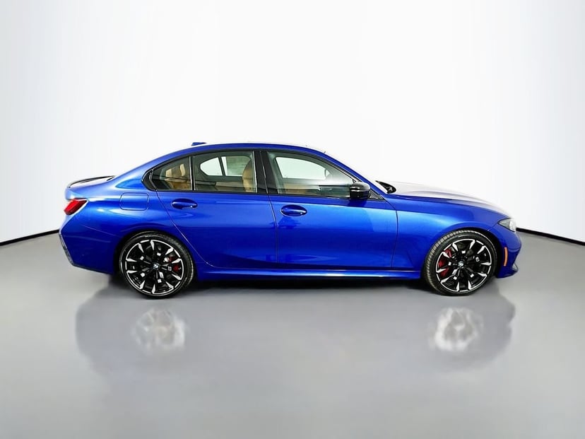 2025 BMW 3 Series - Image 4