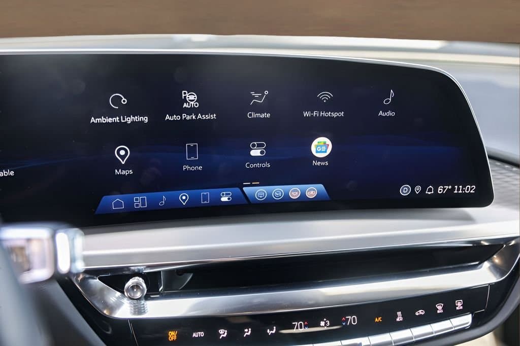 2025 Cadillac LYRIQ - Image 16