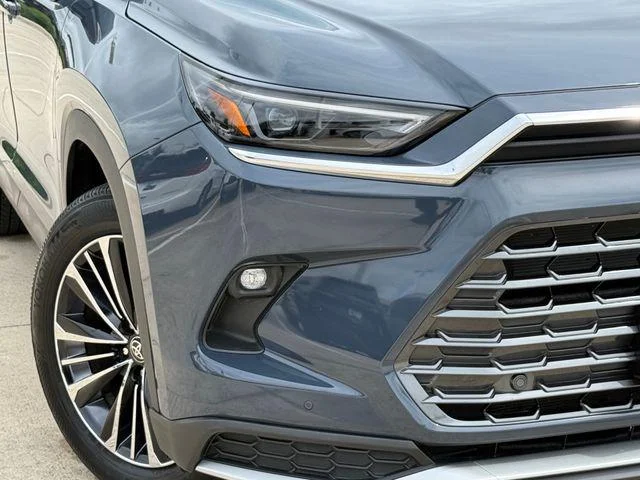 2025 Toyota Grand Highlander Hybrid - Image 34
