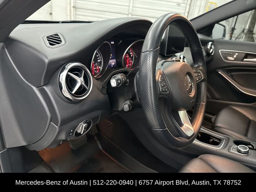 2020 Mercedes-Benz GLA - Image 14