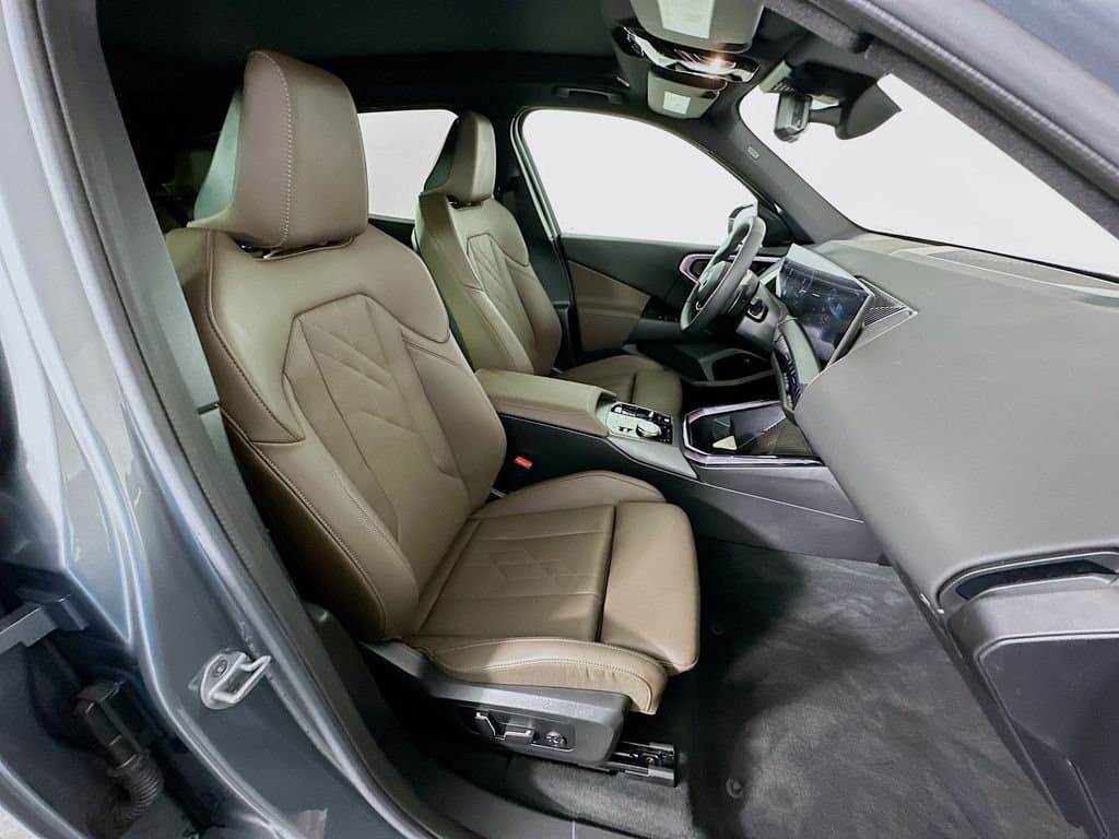 2025 BMW X3 - Image 27