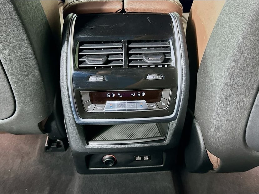 2020 BMW X7 - Image 26