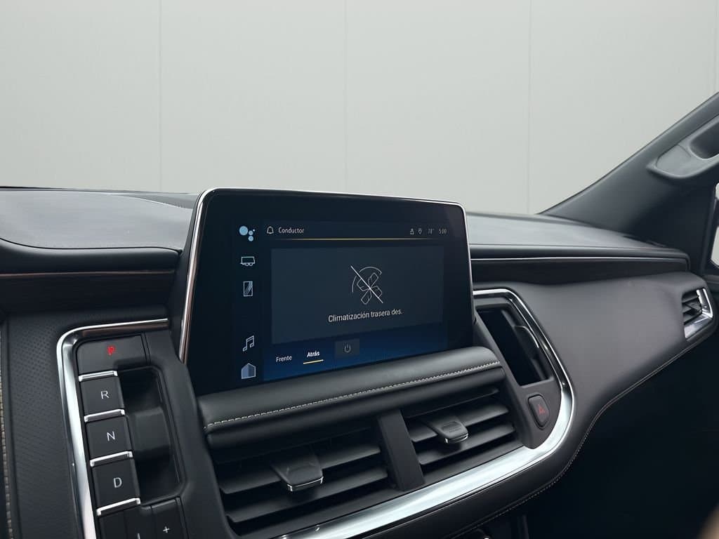 2023 Chevrolet Suburban - Image 34