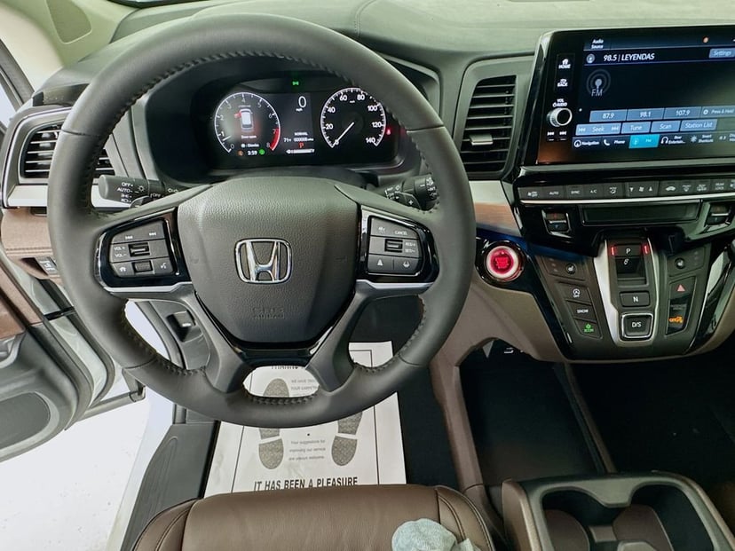 2026 Honda Odyssey - Image 15