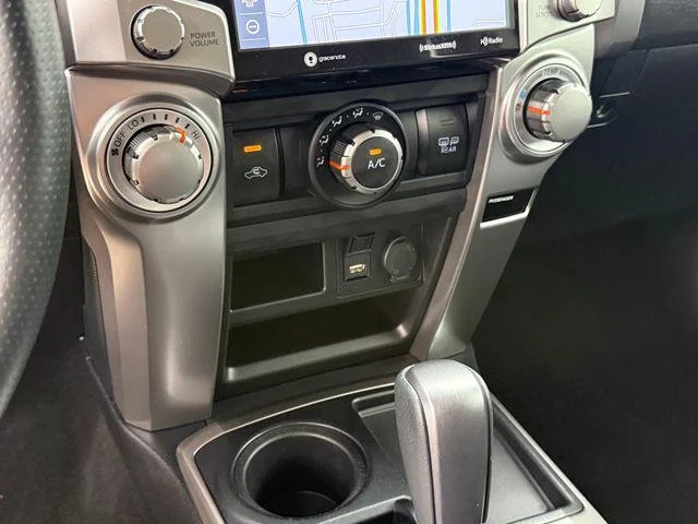 2023 Toyota 4RUNNER - Image 18