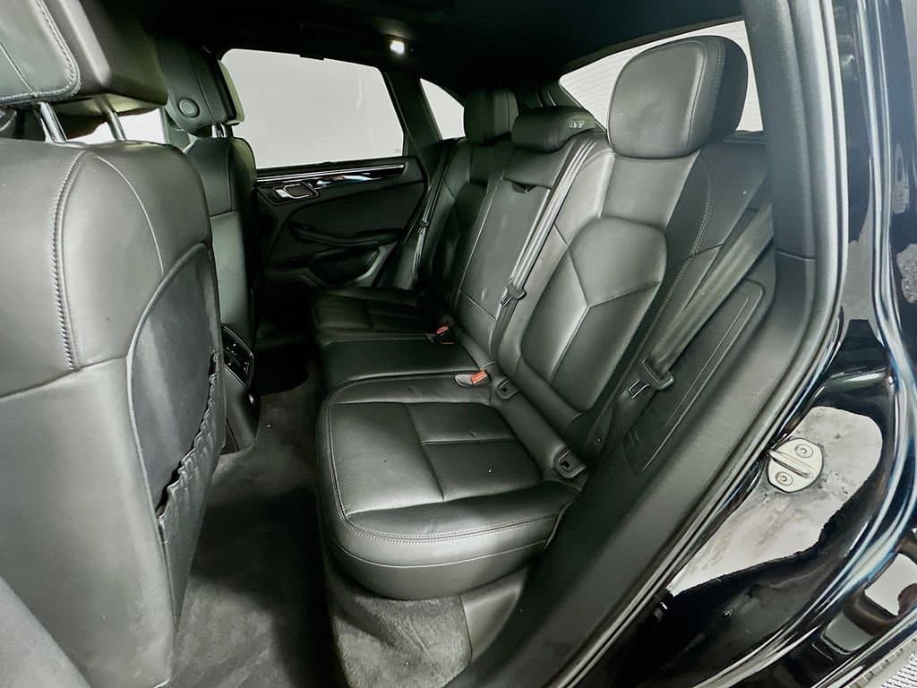 2015 Porsche Macan - Image 25