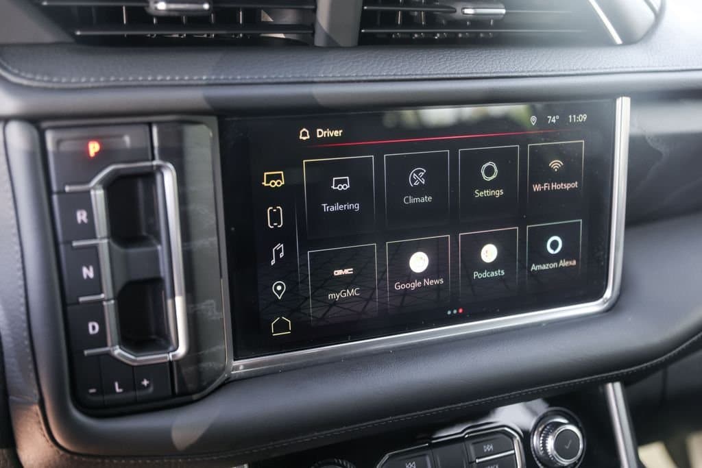 2022 GMC Yukon XL - Image 19