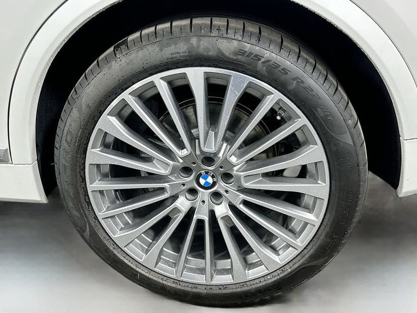 2026 BMW X7 - Image 23