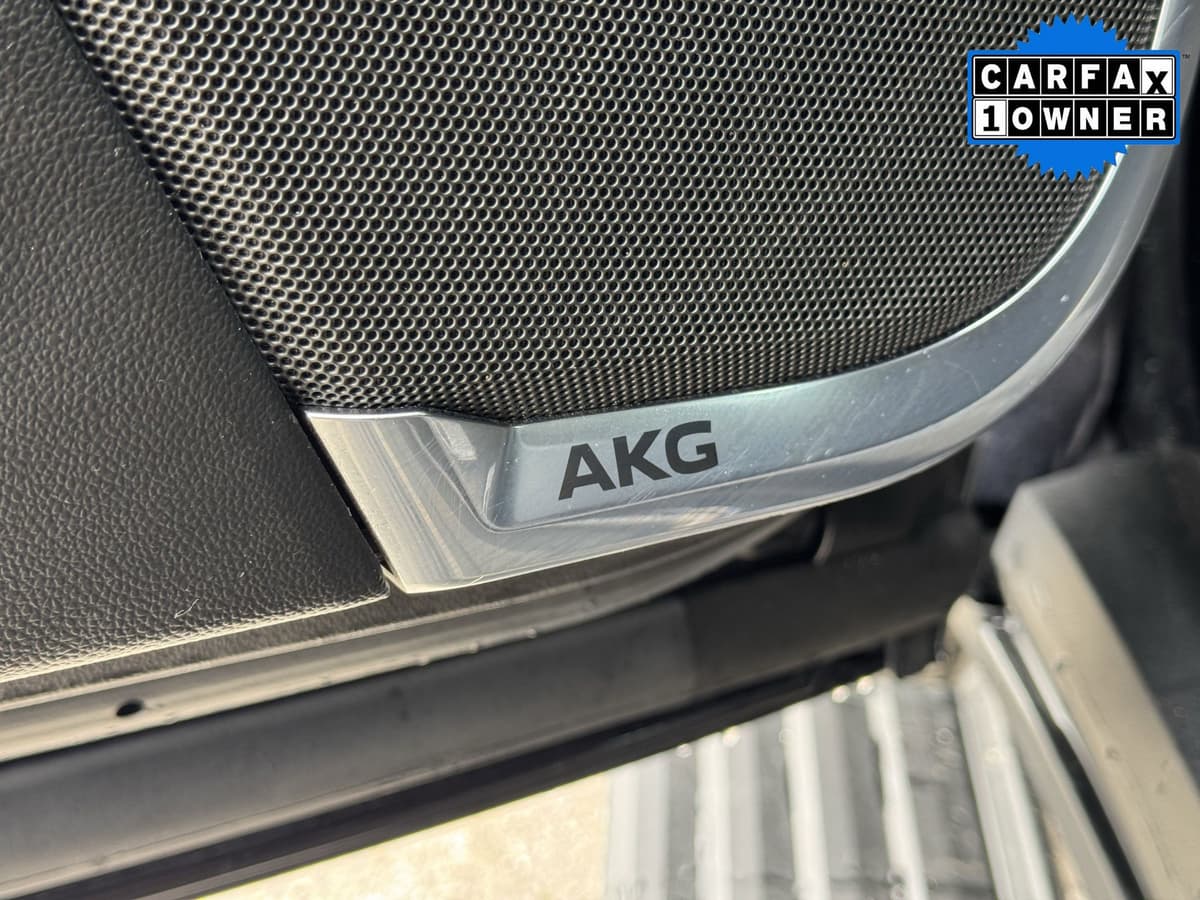 2021 Cadillac Escalade - Image 20