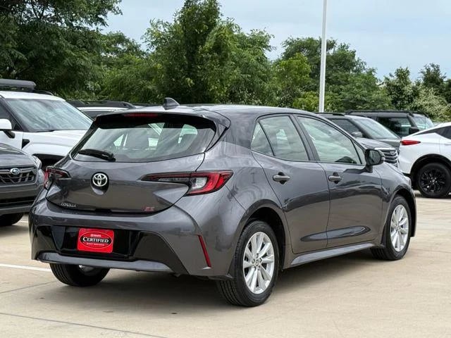 2025 Toyota Corolla Hatchback - Image 32