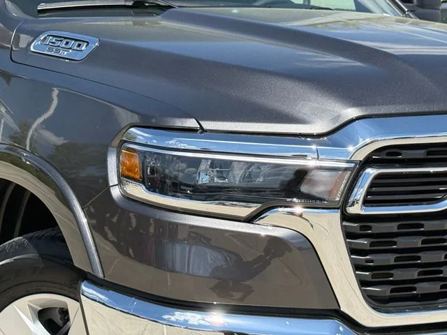 2025 Ram 1500 - Image 3