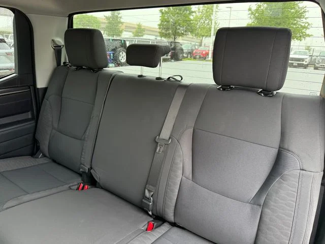 2022 Toyota Tundra - Image 27