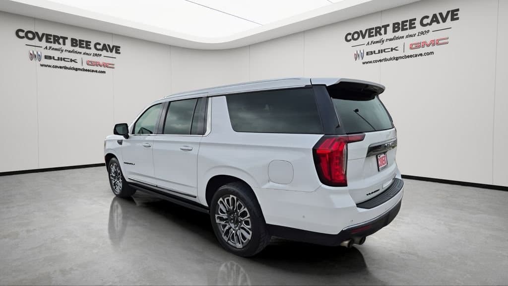 2023 GMC Yukon XL - Image 7