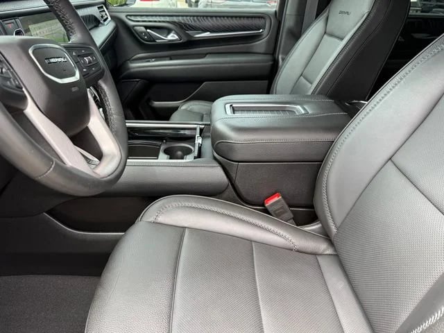 2024 GMC Yukon XL - Image 3