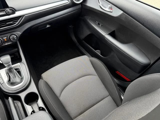 2023 Kia Forte - Image 24
