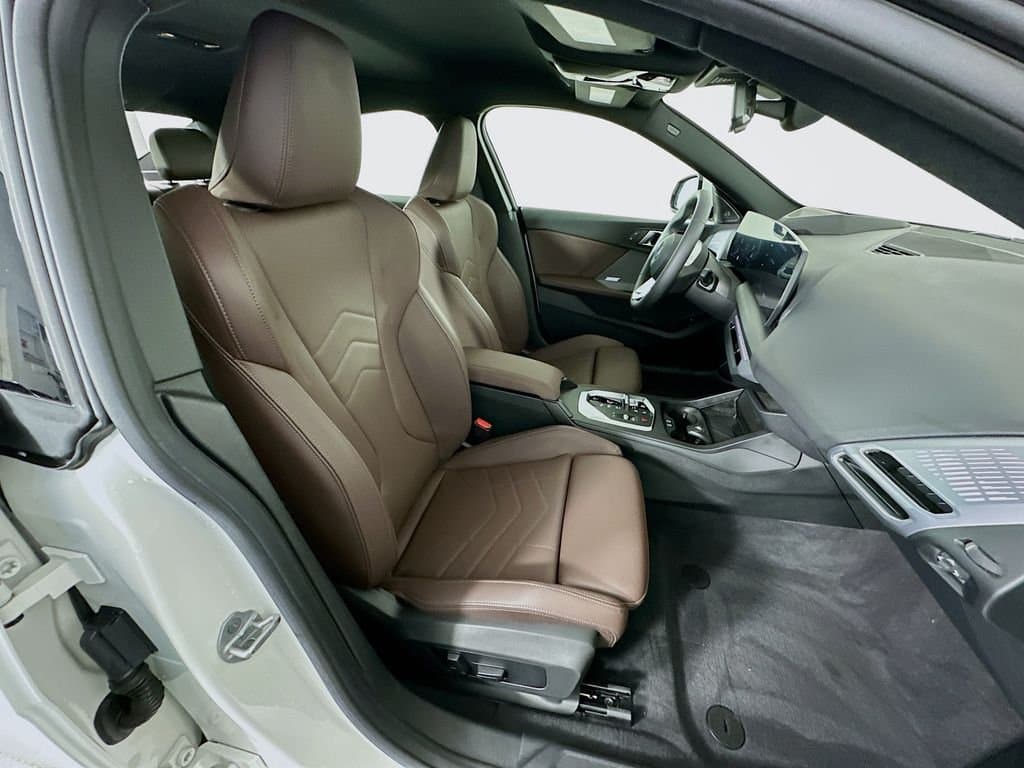 2025 BMW 2 Series - Image 27