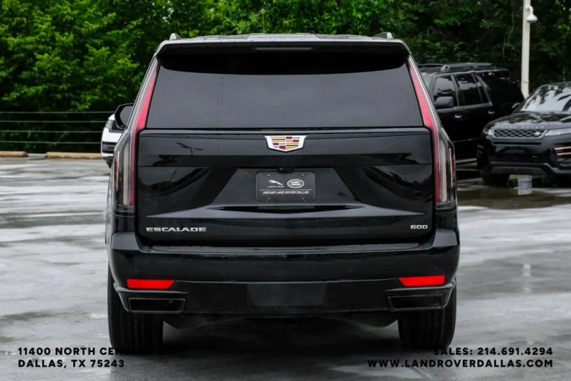 2021 Cadillac Escalade - Image 9