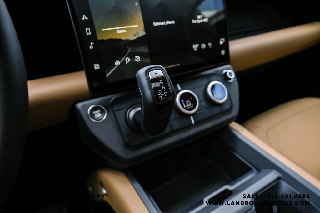 2026 Land Rover Defender 110 - Image 28