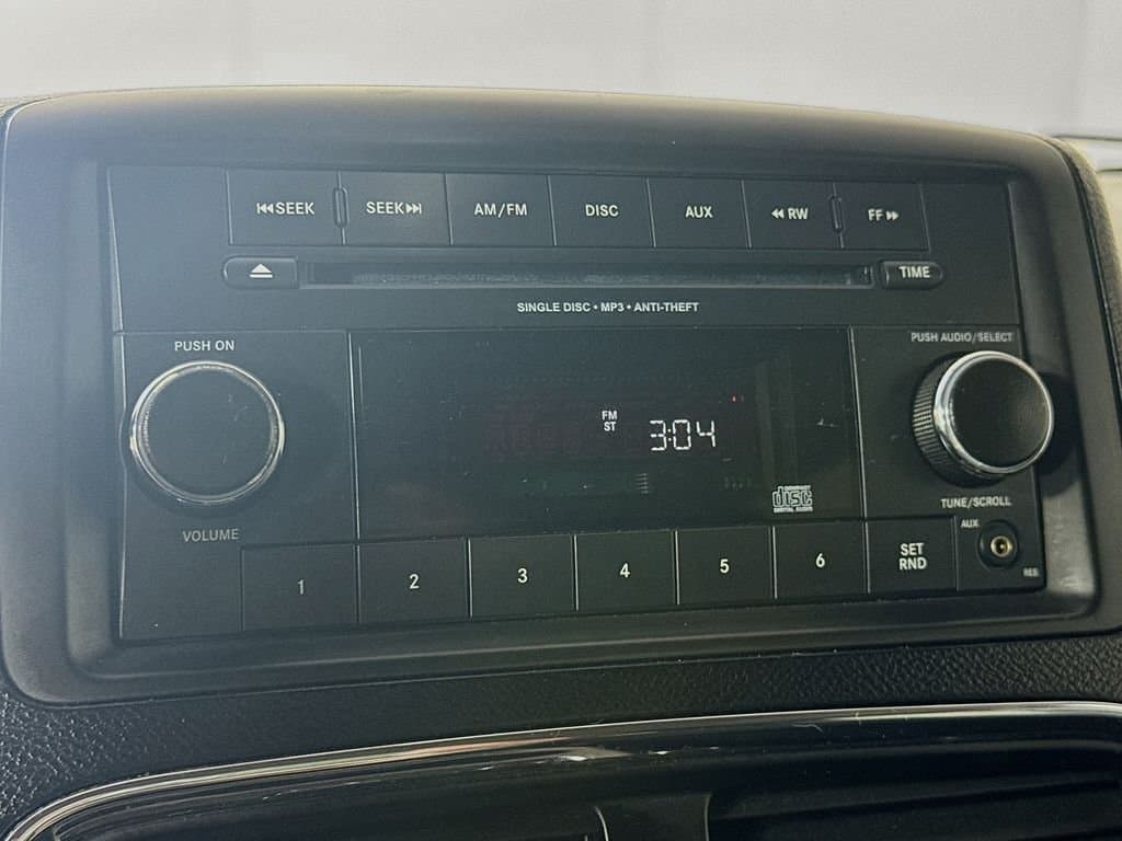 2012 DODGE Grand - Image 15