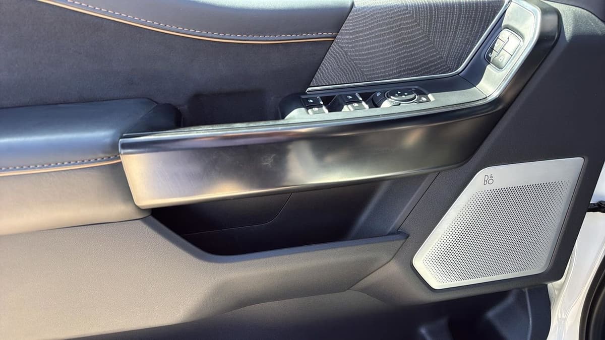 2023 Ford F-150 - Image 12