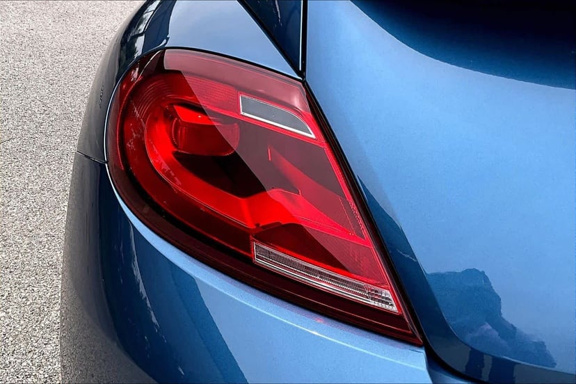 2018 Volkswagen Beetle - Image 26