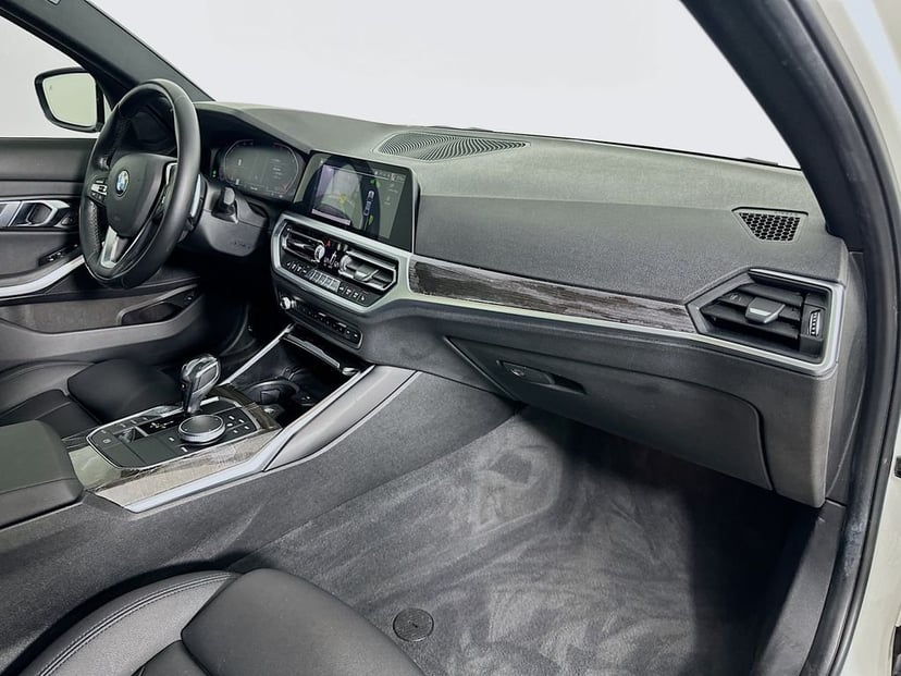 2019 BMW 3 Series - Image 30