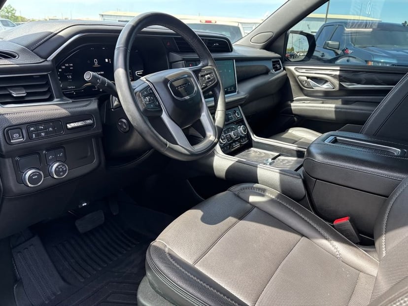 2023 GMC Yukon - Image 7