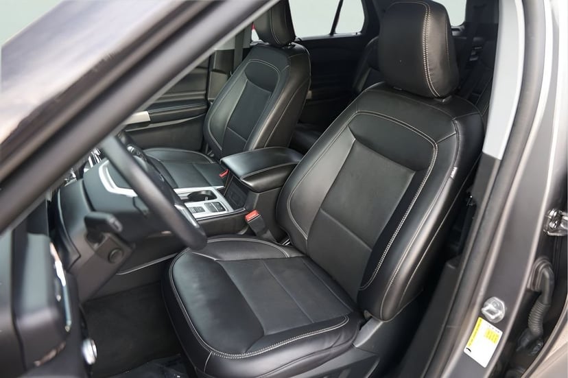 2023 Ford Explorer - Image 10