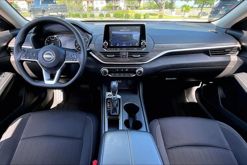 2025 Nissan Altima - Image 16