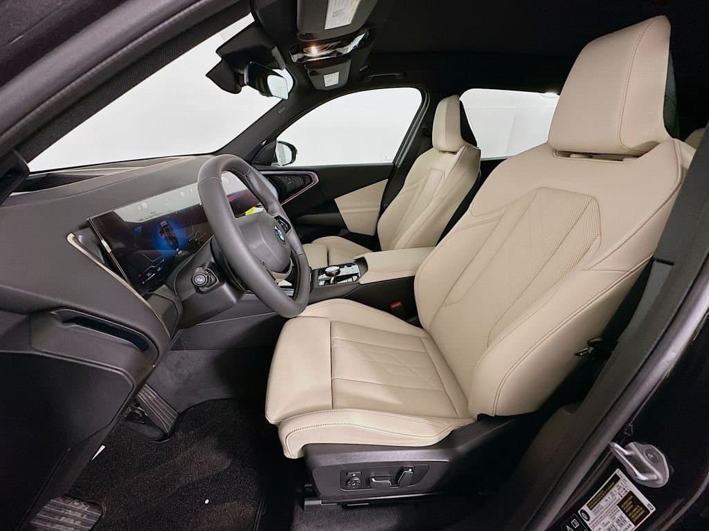2025 BMW X3 - Image 16