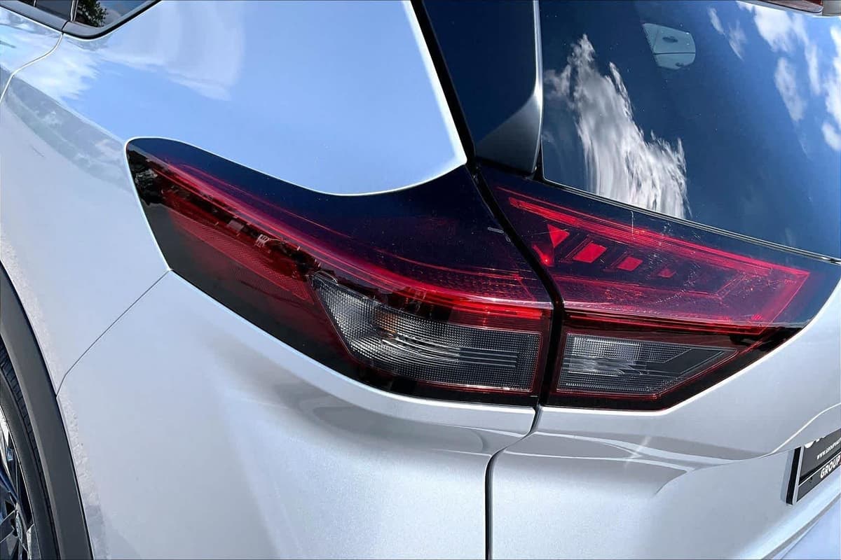 2025 Nissan Rogue - Image 29