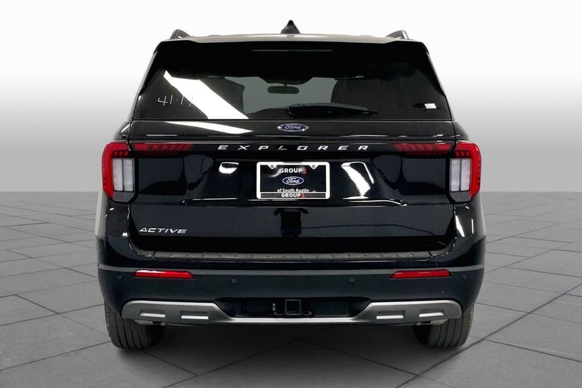 2026 Ford Explorer - Image 4