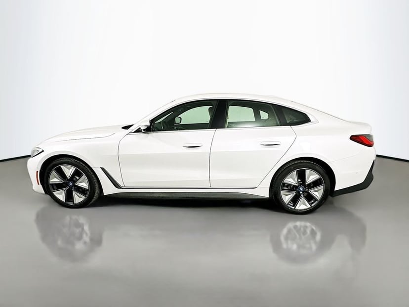 2023 BMW i4 - Image 8