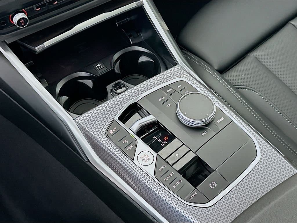 2026 BMW 3 Series - Image 15