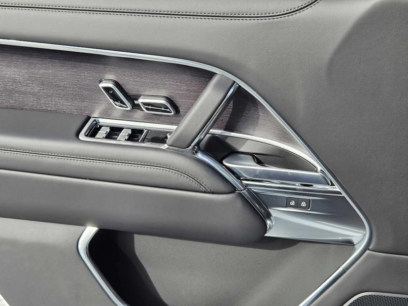 2026 LAND ROVER Range Rover - Image 21
