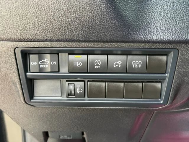 2025 Toyota Tundra - Image 23