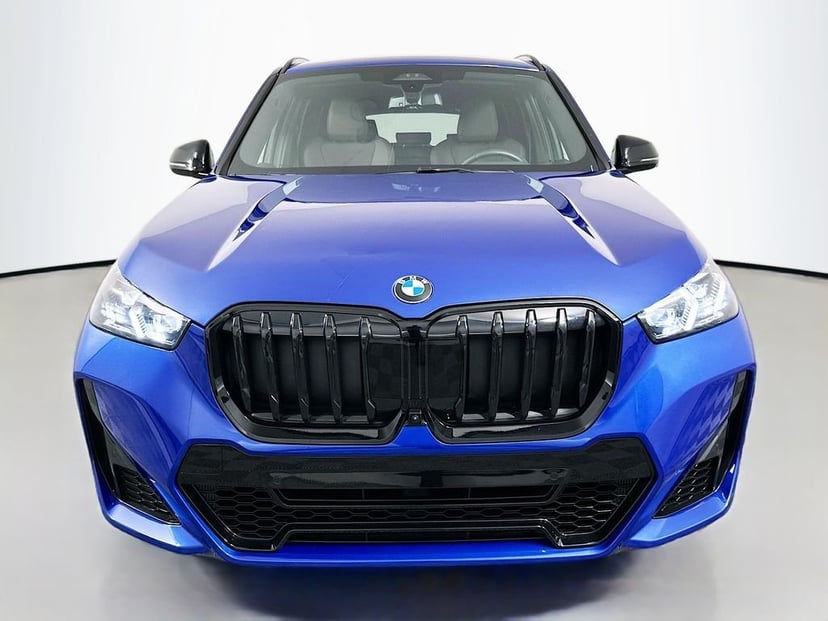 2025 BMW X1 - Image 2