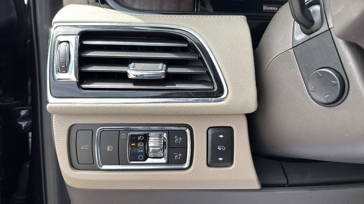 2022 Lincoln Navigator - Image 18