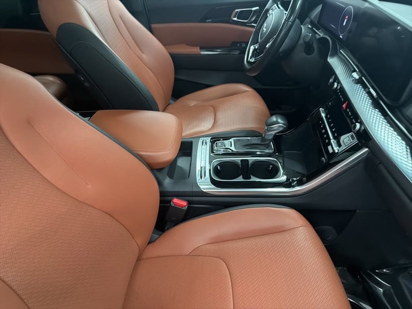 2023 Kia Carnival - Image 32