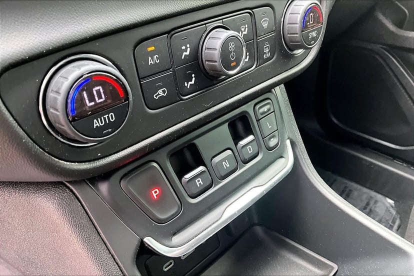 2020 GMC Terrain - Image 16