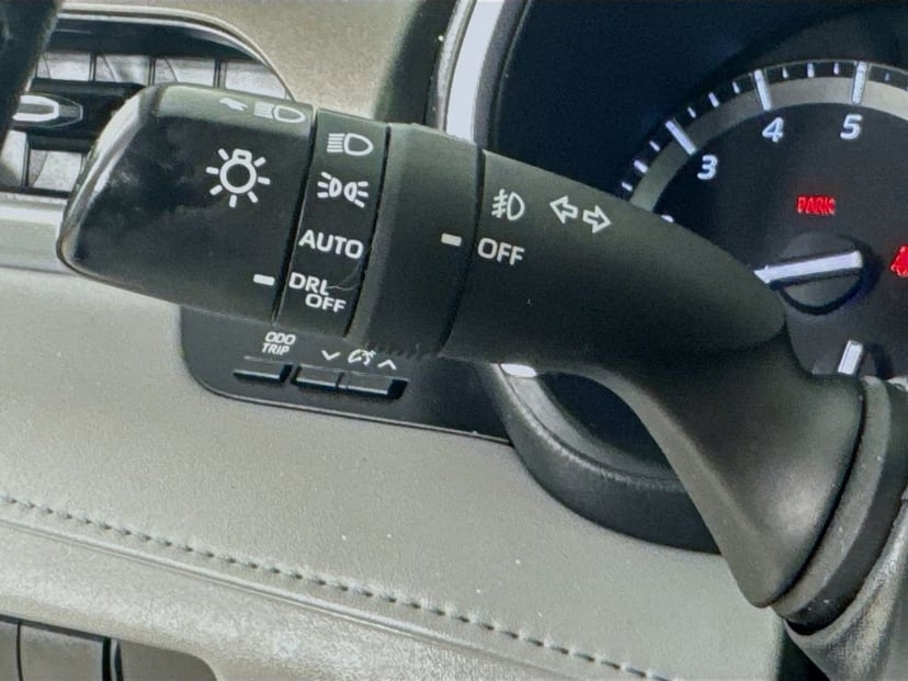 2020 Toyota Highlander - Image 13