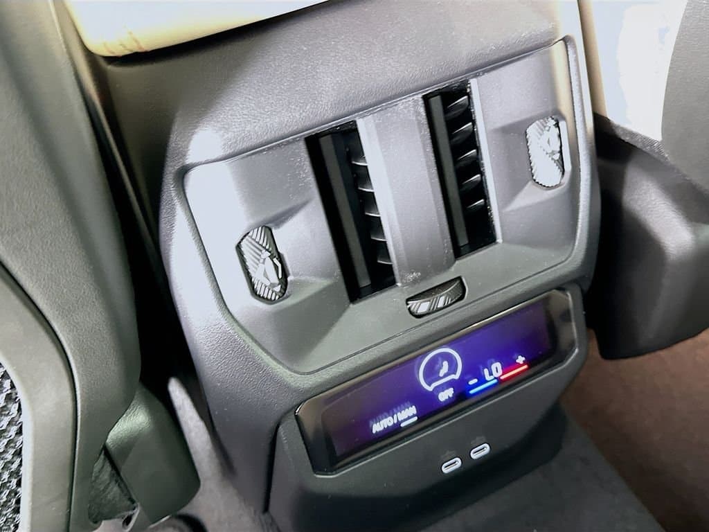 2025 BMW X3 - Image 18