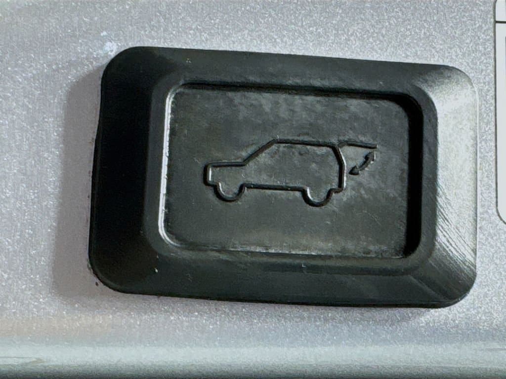 2016 TOYOTA RAV4 - Image 33