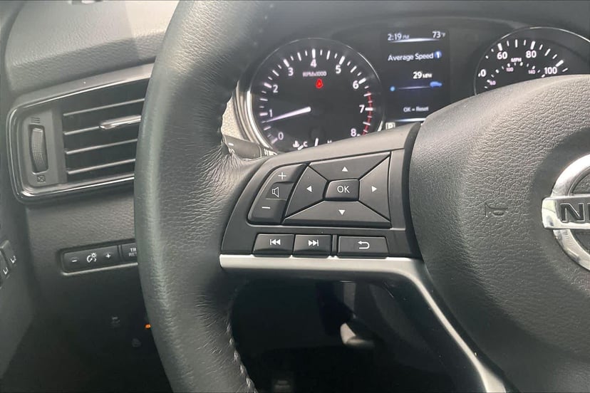 2017 Nissan Rogue - Image 24