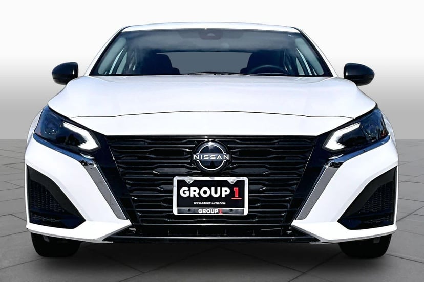2025 Nissan Altima - Image 4