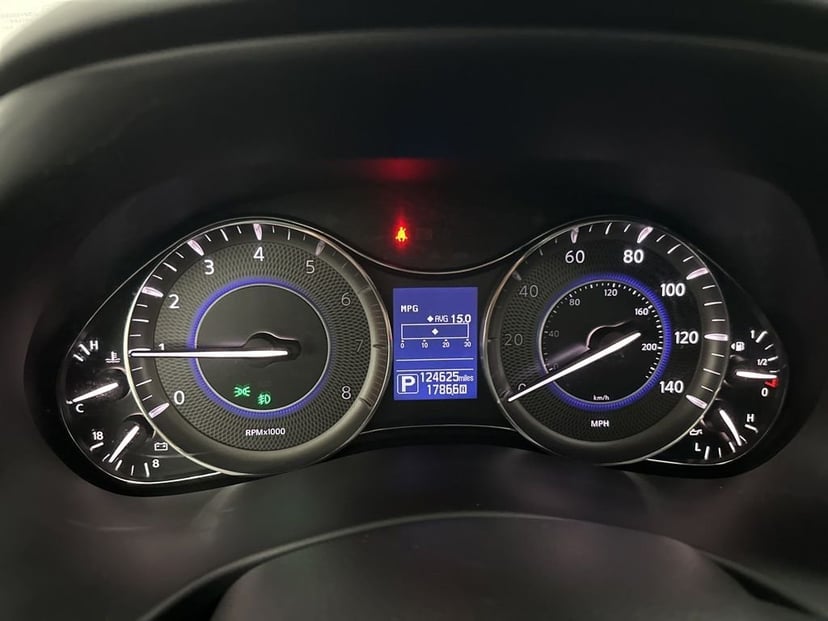 2018 INFINITI QX80 - Image 12