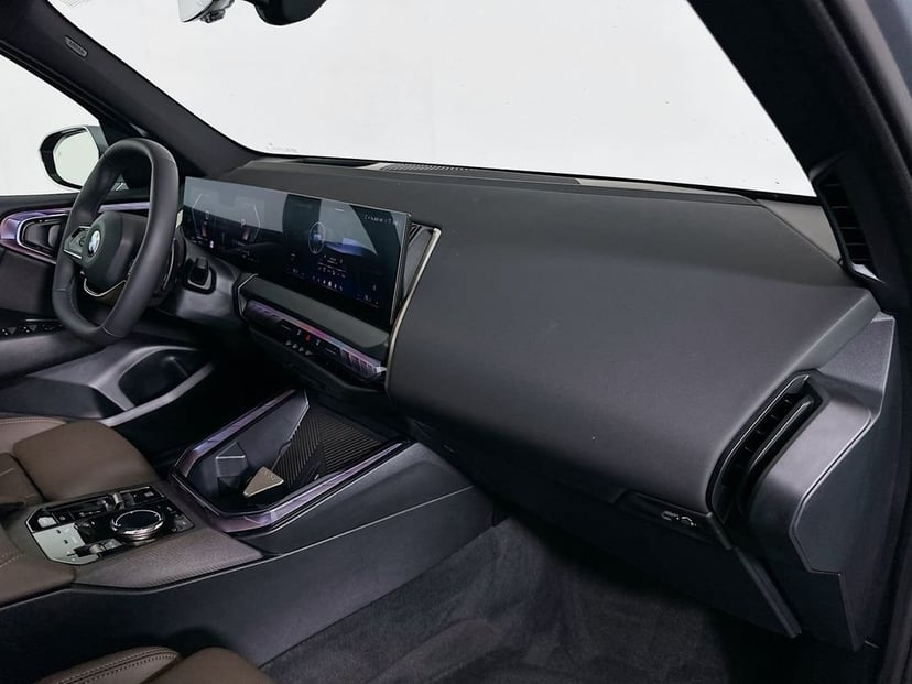 2025 BMW X3 - Image 28